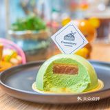 这家店很抢眼～太热的天气找家小店发呆也是很舒服
