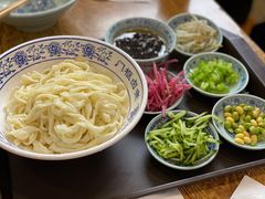 老北京炸酱面-门框胡同百年卤煮(新街口店)