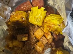 糯米饭加腊肠加烧卖-权记骨粥