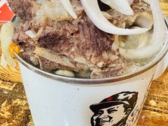 缸子肉-布尔津河堤夜市
