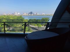 -上海滴水湖皇冠假日酒店