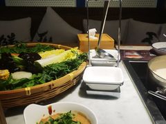 -尚尚仙·酸汤猪手·猪肚鸡火锅(华联万柳购物中心店)