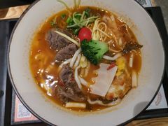 手切酸菜牛腱子面-陳八两面家(滨江天街店)