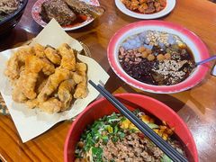 -爆炸头阿姨小四川正宗川味小吃(无任何分店)