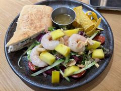 半份手撕鸡肉三明治+半份鲜柚芒果沙拉-HELLO 27 意面·沙拉·帕尼尼