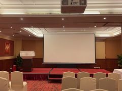 -深圳富苑皇冠假日套房酒店