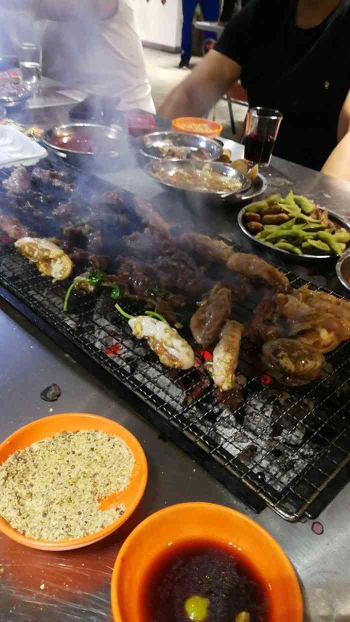 路边烤牛肉(十里河店)-"「招牌烤牛肉」好吃 路边摊的感觉很不错.