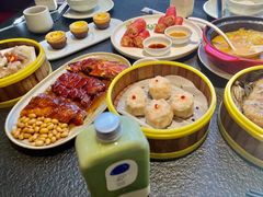 鲜虾流心烧麦-蝴蝶里·粤菜·点心(滨江龙湖店)