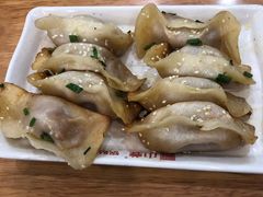 牛肉鍋貼-小姜锅贴(凤凰街店)