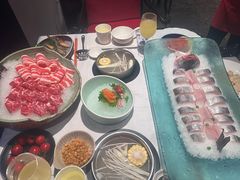 -泓炙颐凤鲜海鲜火锅料理(桐乡店)