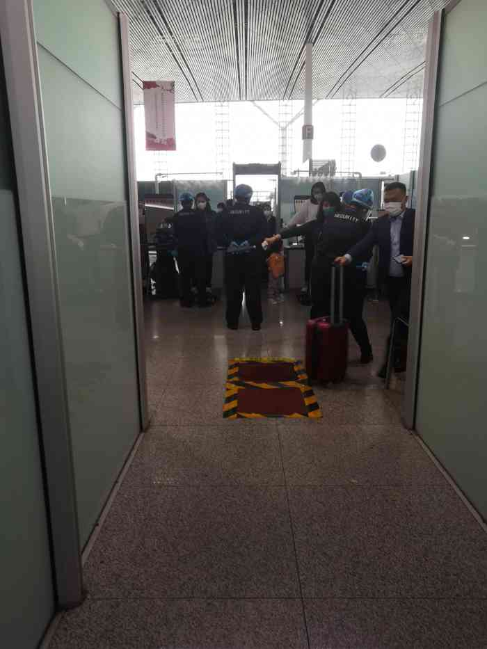 天津滨海国际机场-"天津市有三个飞机场,一个在杨村,是军用的.