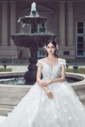 -派丽莫Pellimo原创设计婚纱品牌