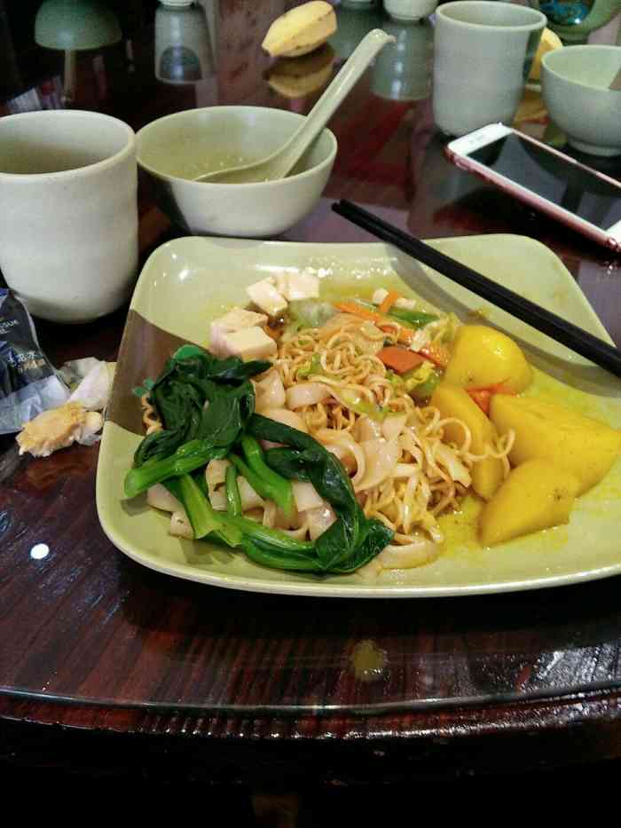 莲心素食自助餐厅(竹苑分店)-"还算可以,环境不错!这的汤不错!