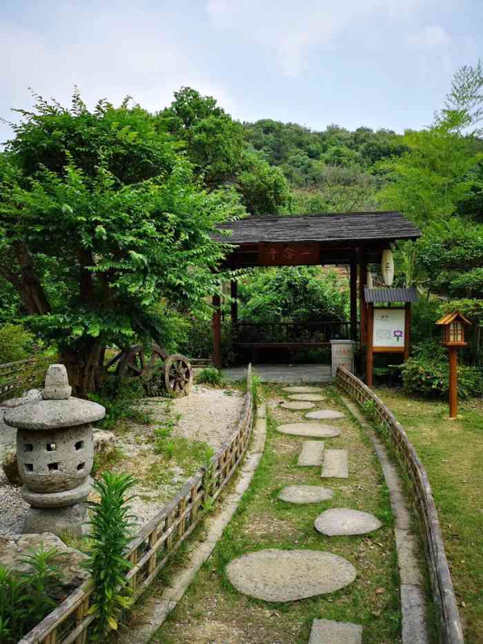 鹿鸣谷-"拈花湾内比较有名的景点,也是非常值得一逛."-大众点评移动版