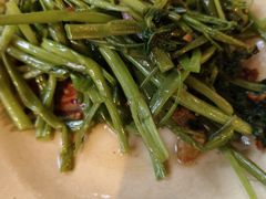 -Cuc Gach Quan Restaurant