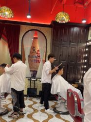 -东方先生国潮男士理发馆