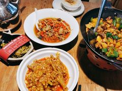 -聚鑫朋酸菜肥肠(九龙仓店)