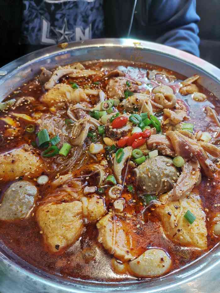 三丰冒菜(安盛店)-"位于安盛侧面,之前好像是脆皮馄饨的店,里.