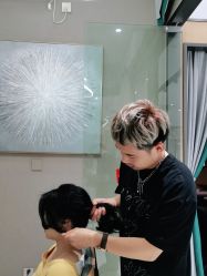 点击看大图 -首脑美发沙龙