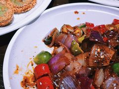 招牌椒盐鸭头-聚汇三少·龙虾·中餐厅(莫邪路新天地店)