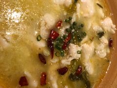 招牌金汤酸菜鱼-胡桃里音乐酒馆(万科城市广场店)