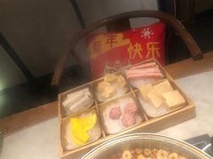 -尚尚仙·酸汤猪手·猪肚鸡火锅(华联万柳购物中心店)