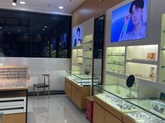 -光明眼镜·蔡司授权(徐泾店)