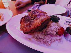 自酿啤酒脆皮烤猪肘-Ambra Haus琥珀屋精酿餐厅(宝山店)