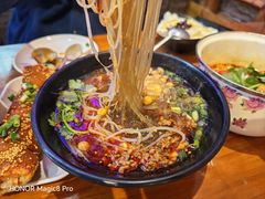 -爆炸头阿姨小四川正宗川味小吃(无任何分店)