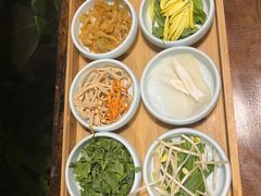 -银米·云南传统过桥米线(双廊黑金冠店)
