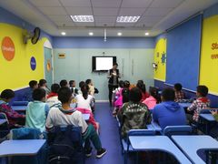 -LILY英语思维馆(玉泉路店)