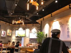 大堂-渝是乎川渝小炒(新世界百货望京店)