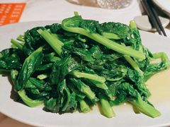 炒豌豆尖-麻六记(新天地店)