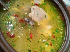 正宗两年土鸡汤（半只）-李东农庄(中南百草园地标店)