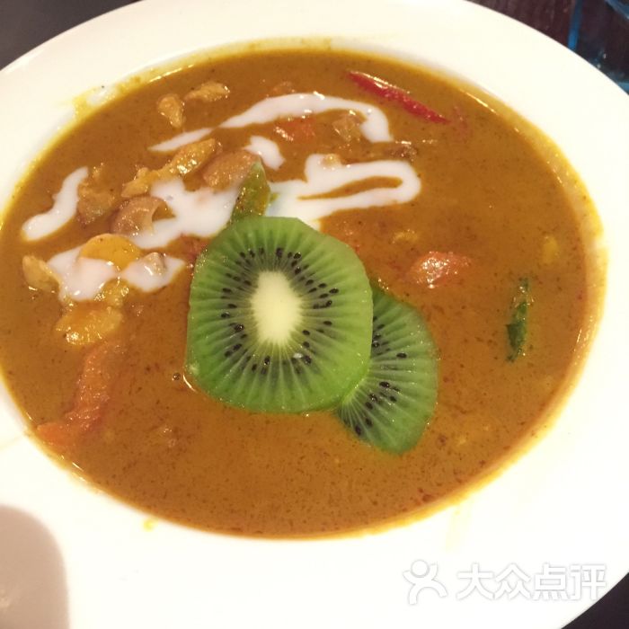 马沙文咖喱炖鸡腿肉加奇异果