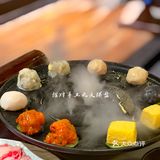 [馋]我来挑战，火爆北京的手打丸火锅店[火锅][耶]