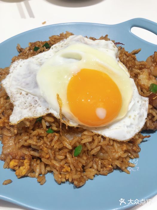 龙记香港茶餐厅(久光百货店)龙记炒饭加流心蛋图片