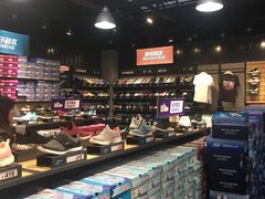 -SKECHERS 斯凯奇(上海国际时尚中心店)