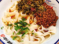 -顺溜·手工刀削面·黑金店(铜锣湾店)