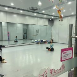 -单色舞蹈