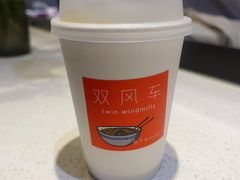 美式咖啡-双风车咖啡馆 Twin Windmills(六道口店)