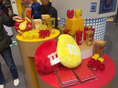 -m豆巧克力世界(上海世茂广场店)