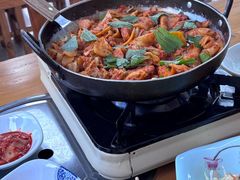 -亲昵春川鸡排(韩国美食街店)