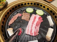 -蚂蚁洞·烤肉大营地(上海静安大悦城店)