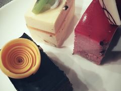 -荣誉国际酒店-云顶旋转餐厅