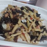 米饭要用勺子先捣松再加热，菜包和米用袋子一起加热
