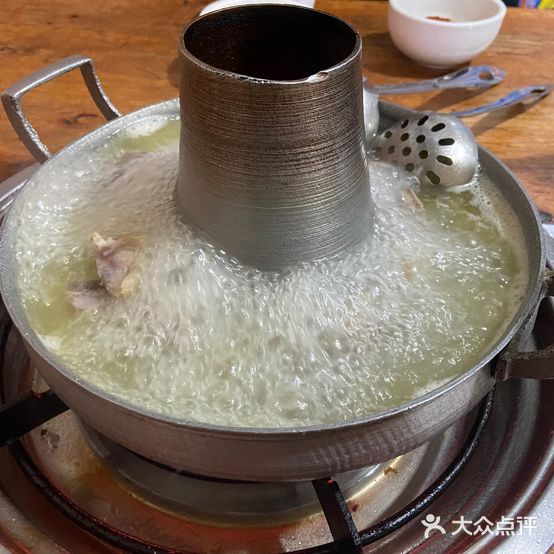 喜迎缘腊排骨鸡火锅