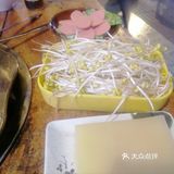 汤锅冒热气