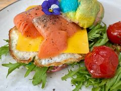 烟熏三文鱼彩虹贝果-吃饼人西餐(南开店)