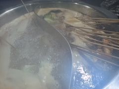 -何氏串串香火锅(翠亨店)